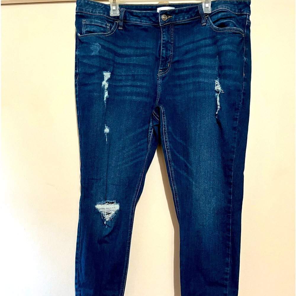 Studio Blue mid-rise cropped jeans, medium wash, distressed, size 18W